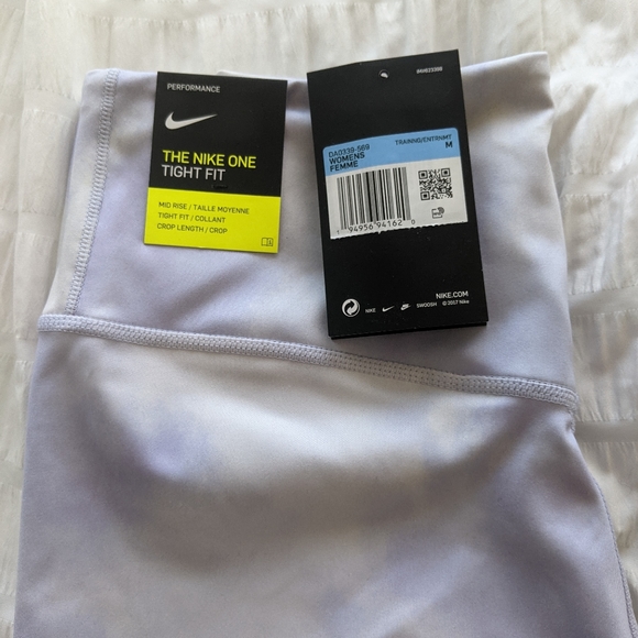 The Nike One Leggings - Picture 2 of 3